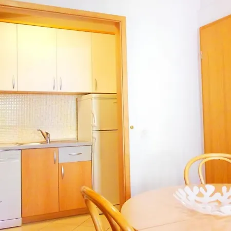 Bor * Makarska